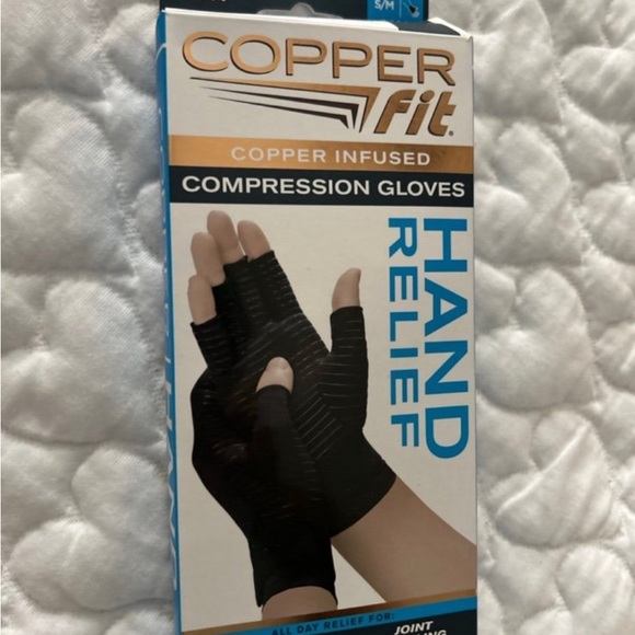 FREE COPPERFIT GLOVES/MARC ECKO CUT & SEW JACKET - Picture 9 of 10